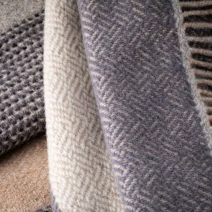 1490 Cashmere Throw