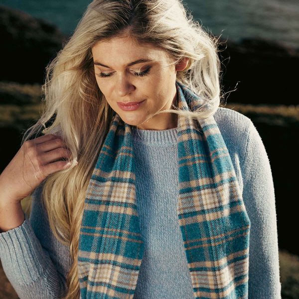 1992 - Irish Wool Scarf Long Blue Beige Check 3