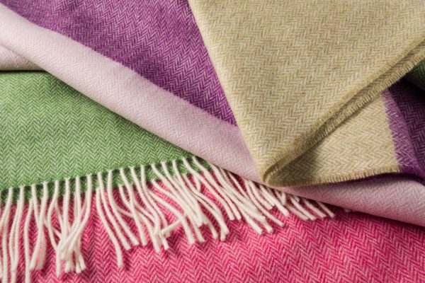 3163 Throw Close 3163 Throw Close