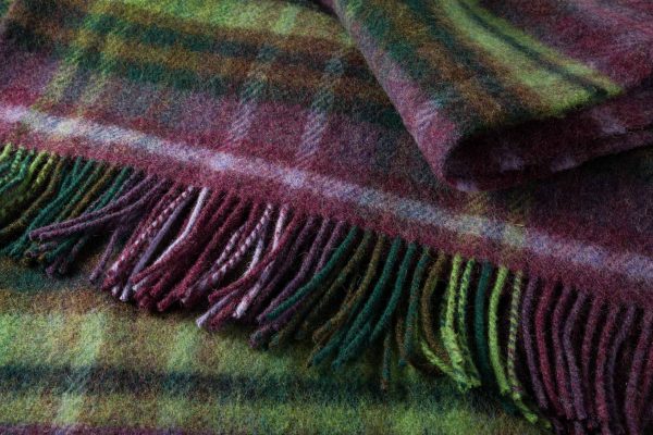 LW103 Throw Close LW103 Throw Close