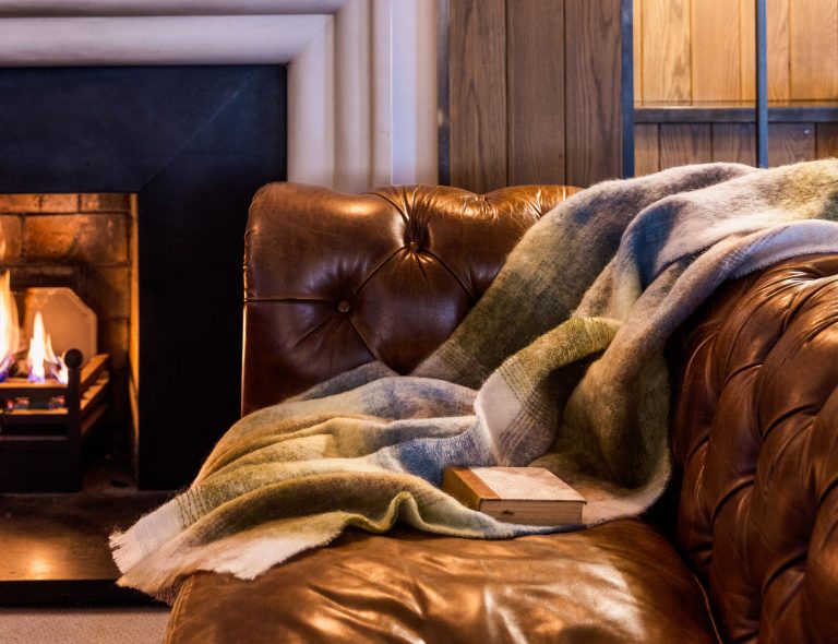 7 Reasons a Wool Throw Makes the Perfect Wedding Gift