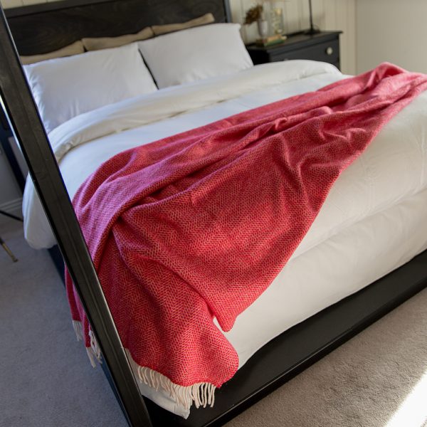9002 - Oversize Merino Wool Cashmere Throw Raspberry Herringbone 1
