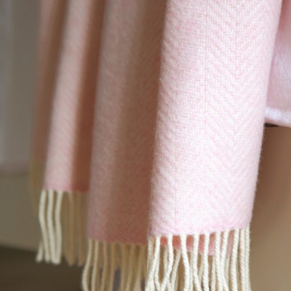 9006 - Oversize Merino Wool Cashmere Throw Baby Pink Herringbone 3 9006 - Oversize Merino Wool Cashmere Throw Baby Pink Herringbone 3