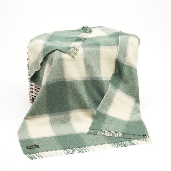 LW164 - Irish Picnic Blanket White Sea Green Block 1 LW164 - Irish Picnic Blanket White Sea Green Block 1