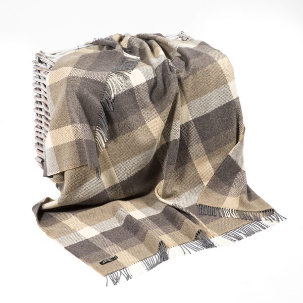 1413 - Merino Wool Cashmere Throw Beige Cream Pleat Check 1 1413 - Merino Wool Cashmere Throw Beige Cream Pleat Check 1