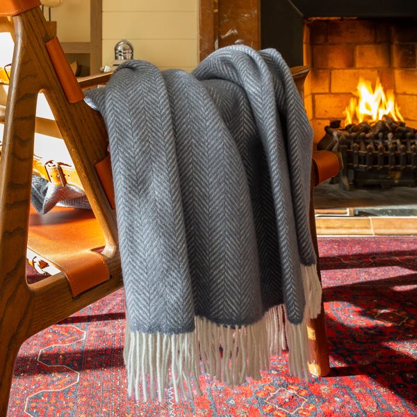 1474 - Merino Wool Cashmere Throw Grey Herringbone 3