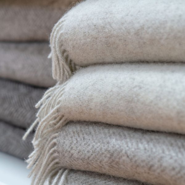 1488 - Merino Wool Cashmere Throw Pale Grey & Cream Herringbone 3 1488 - Merino Wool Cashmere Throw Pale Grey & Cream Herringbone 3