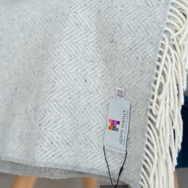 1488 - Merino Wool Cashmere Throw Pale Grey & Cream Herringbone 7 1488 - Merino Wool Cashmere Throw Pale Grey & Cream Herringbone 7