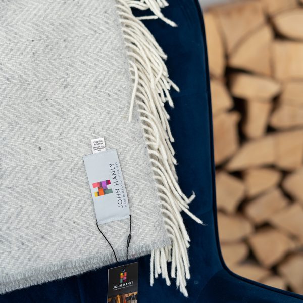 1488 - Merino Wool Cashmere Throw Pale Grey & Cream Herringbone 8 1488 - Merino Wool Cashmere Throw Pale Grey & Cream Herringbone 8