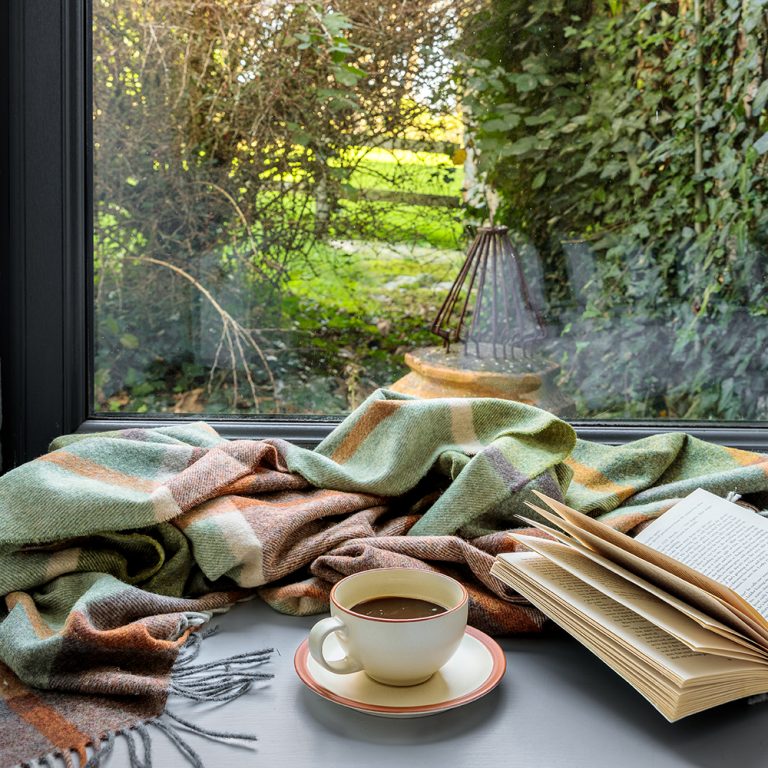 How to Create a Snug Autumn Sanctuary with Wool Accessories